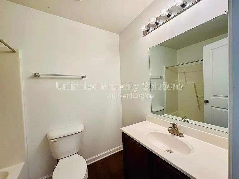 376 S Kerr Ave #305 — Photo 9