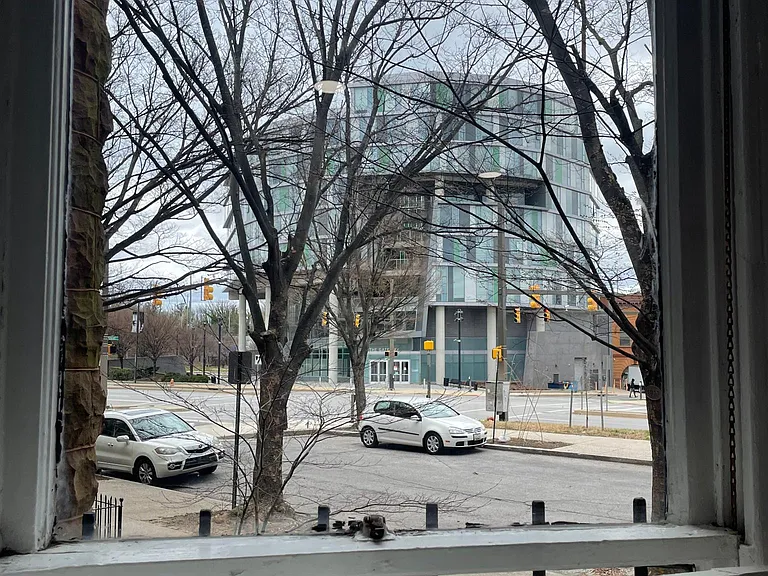 1526 W Mount Royal Ave #1F — Photo 8