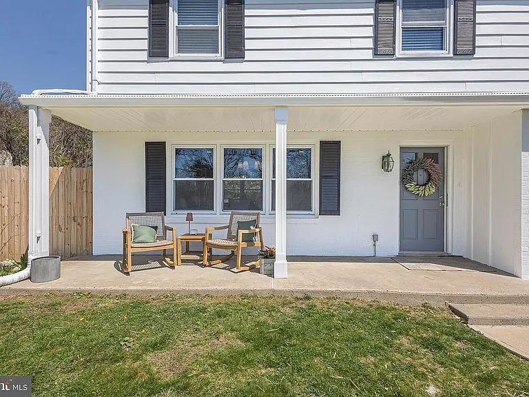 125 Bruce Rd — Photo 2