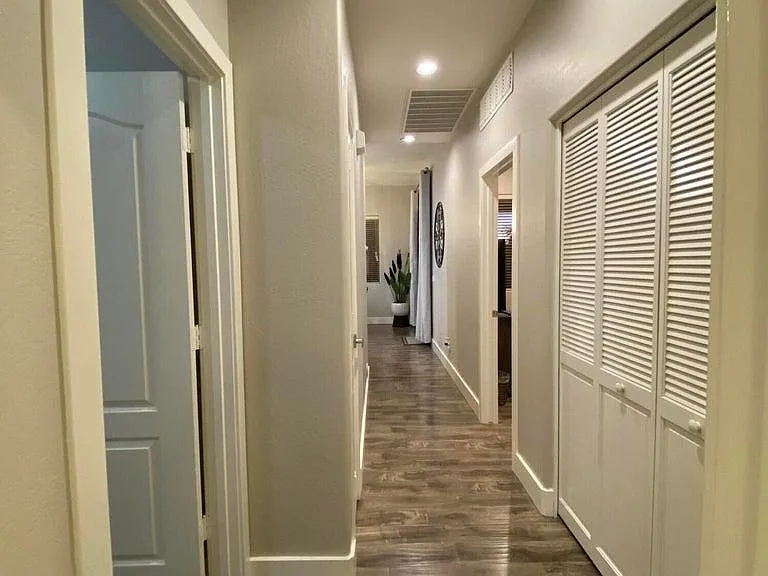 2042 W Periwinkle Way — Photo 16