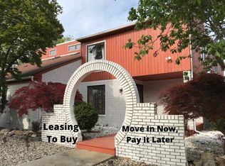 18011 Country Club Cir, Riverview, MI 48193