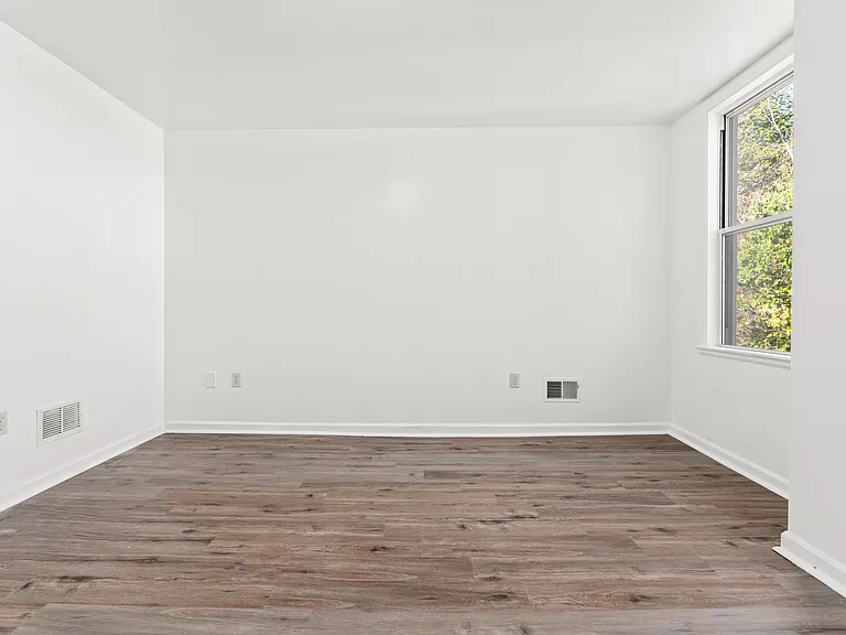1043 Mount Oliver St — Photo 17