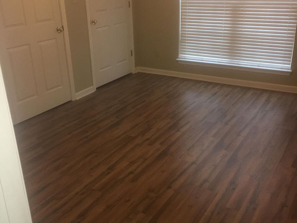 2nd image of 3009 Mitchell St