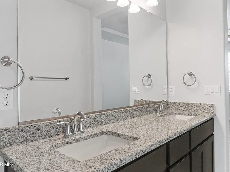 512 Twilight Dr — Photo 10