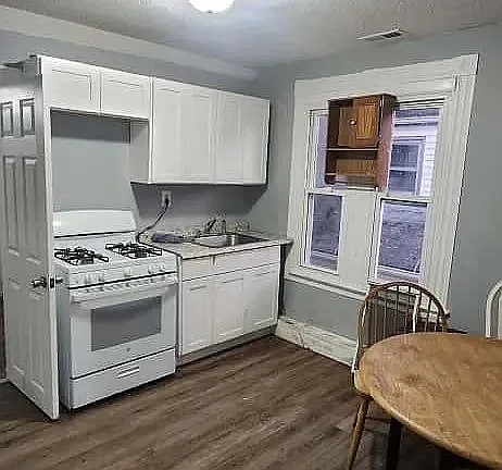 49 Carmel St Photo 1