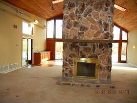 3rd image of 12300 Fontaine Ln