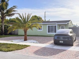 1400 N 70th Way, Hollywood, FL 33024