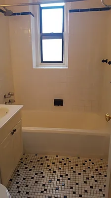 Rented by Smart NY Realty LLC | media 8