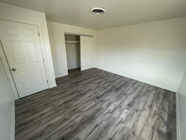 2337 S Walnut Ave — Photo 16