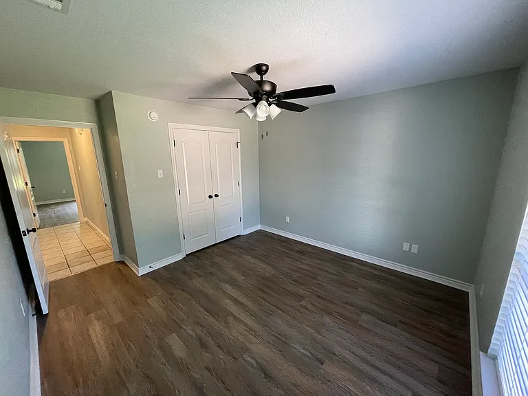 421 W Thomas St — Photo 4