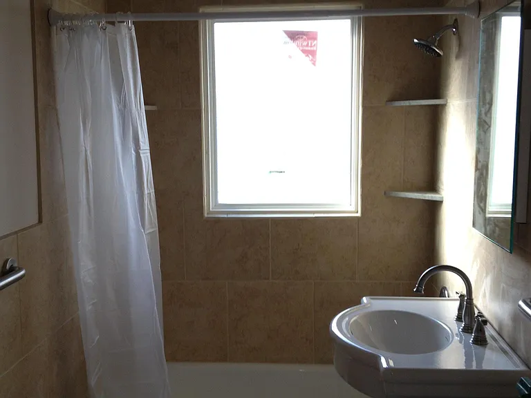 424 S Victor Ave — Photo 4