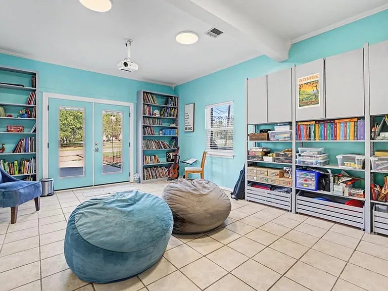 8207 Espanola Trl — Photo 20