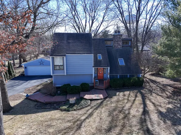 836 Oak Manor Dr, Marengo, IL 60152