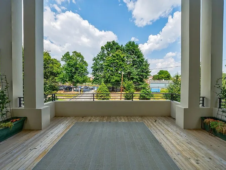 81 Delmont Dr NE — Photo 32