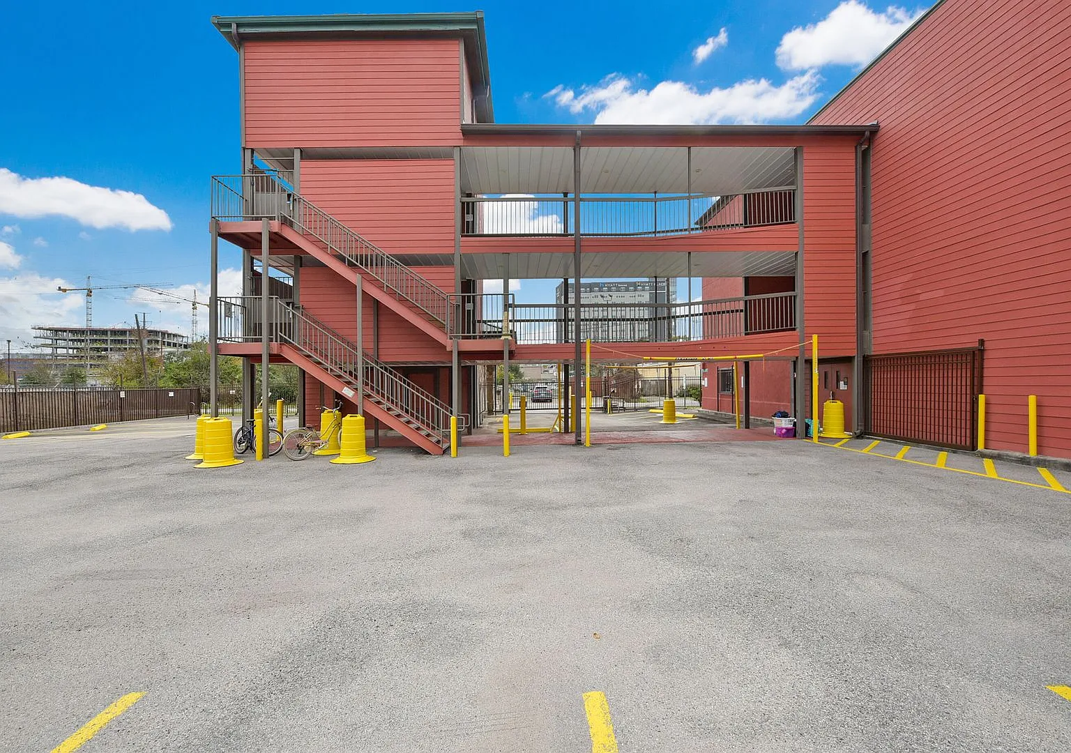 025swa(+Sf10building +Sfi15) — Photo 2