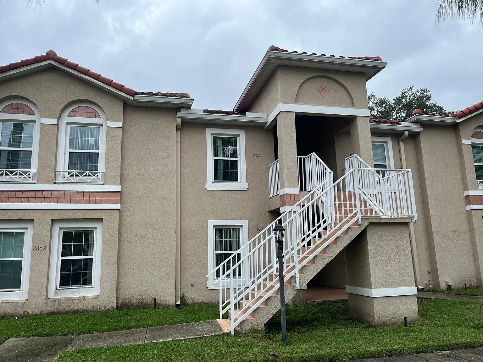 3 bed, 1136 sqft, $1,750 — Photo 1