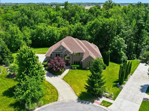 434 Royal Crest Dr, Fort Wayne, IN 46814