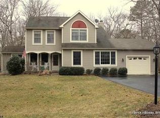12 Lauradell Dr, Ocean View, NJ 08230