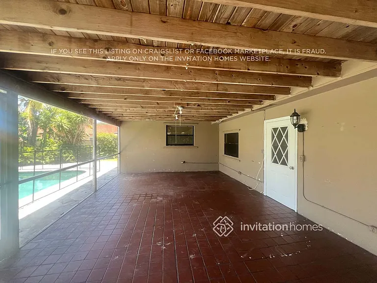 11171 NW 36th St — Photo 15