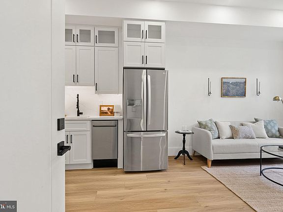 2nd image of 2517 Ontario Rd NW #3