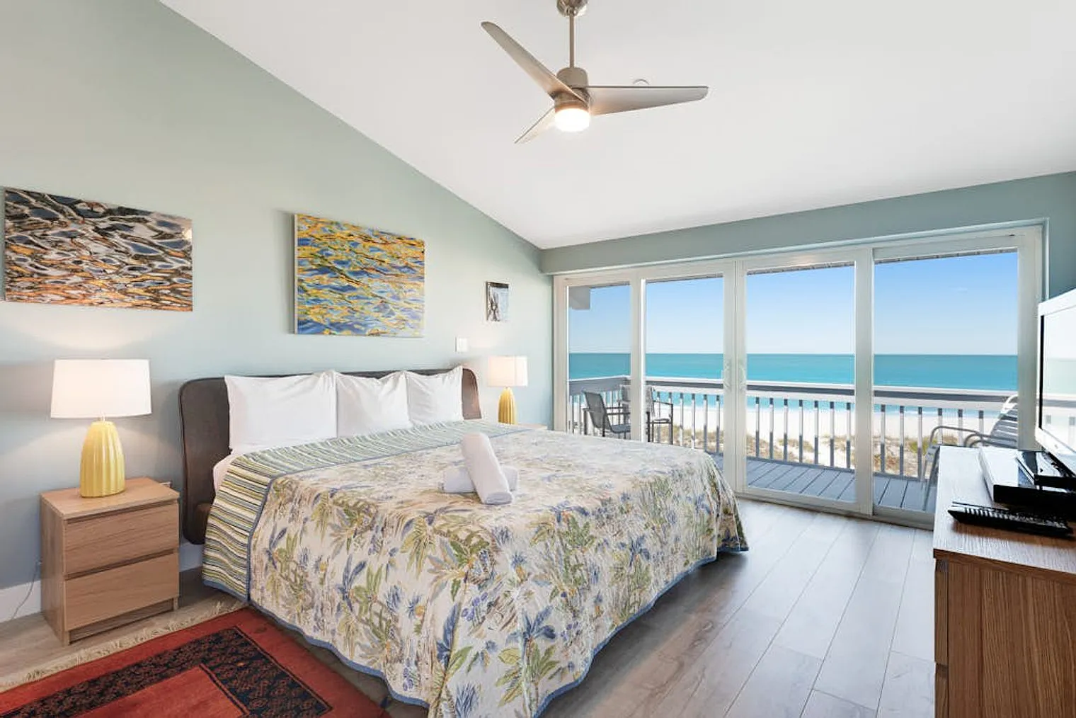 2 bed, 2.0 bath, 1453 sqft, $6,468 — Photo 4