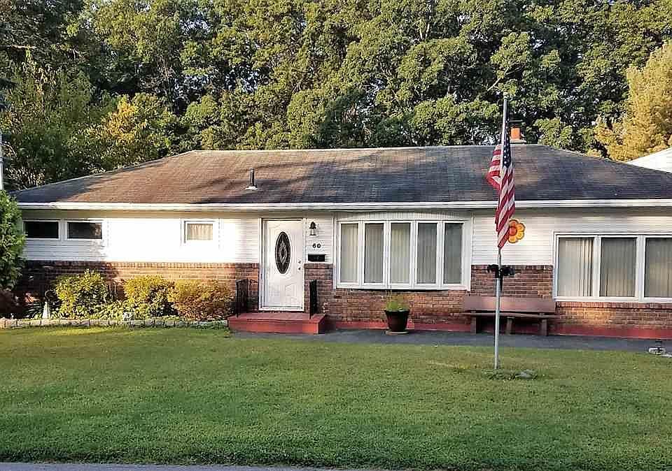 1st image of 60 Oakwood Dr