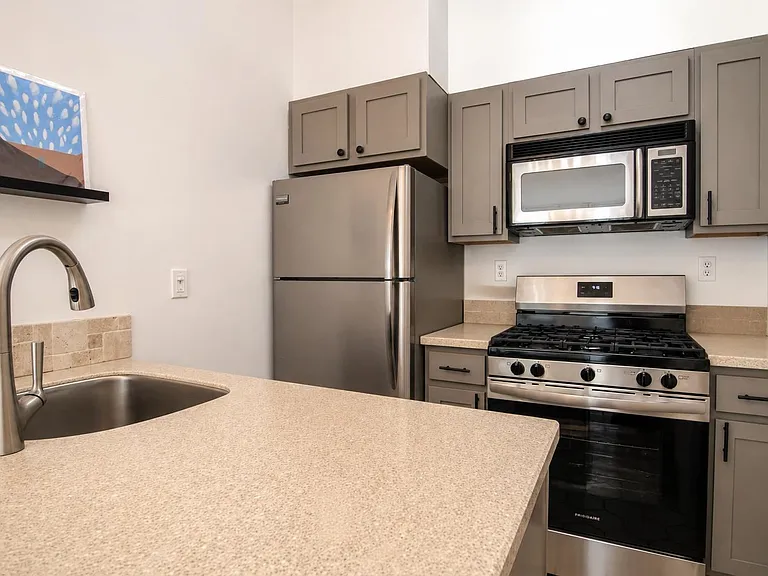 208 Willow Ave #201 — Photo 9