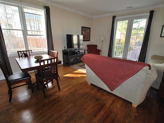 2nd image of 29 Glenmare Mews