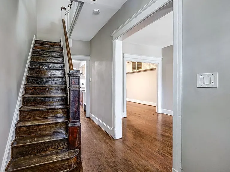 821 Kentucky Ave SE — Photo 4