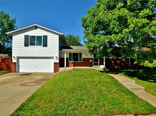 8762 W Hawaii Dr, Lakewood, CO 80232
