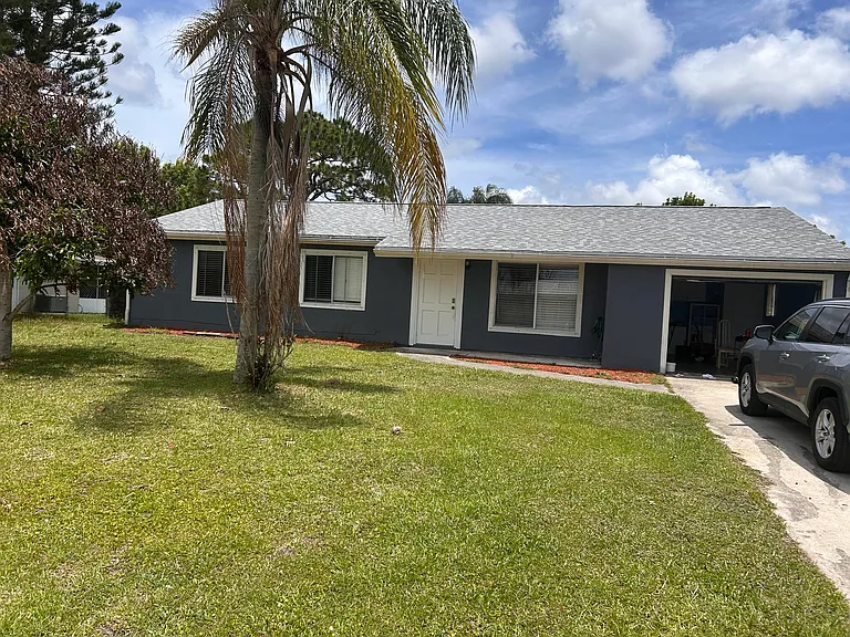 2029 SE Hideaway Cir — Photo 2
