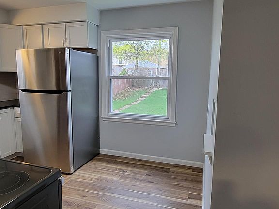Kitchen eat in area