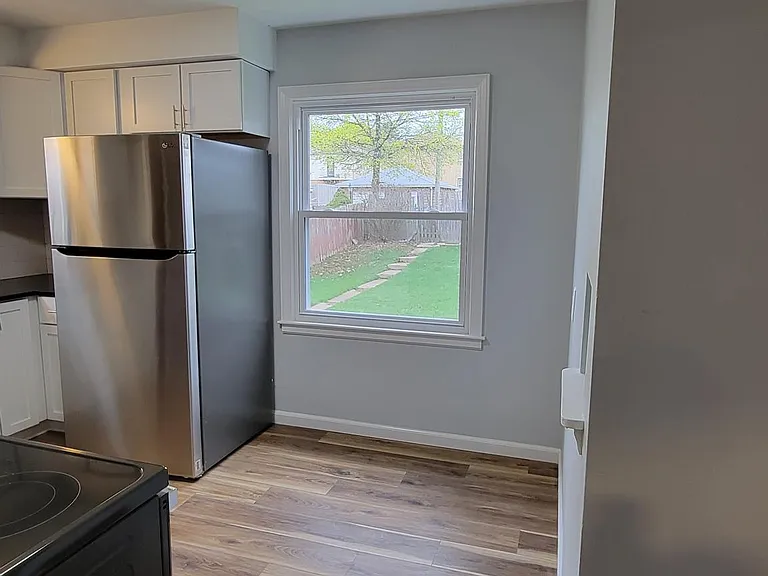 Kitchen eat in area