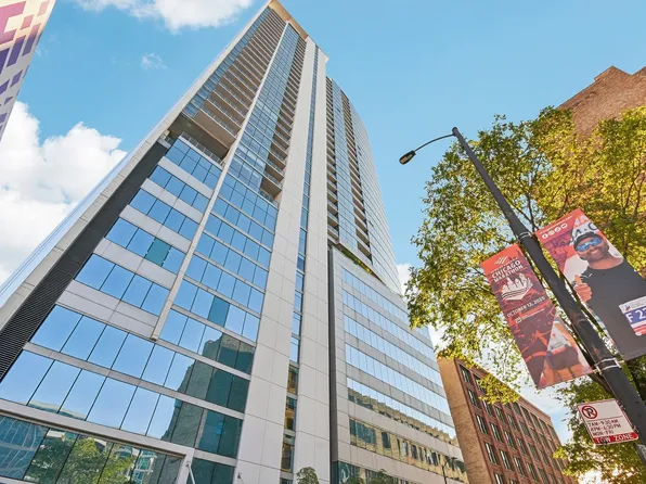 303 W Ohio St #3309, Chicago, IL 60610