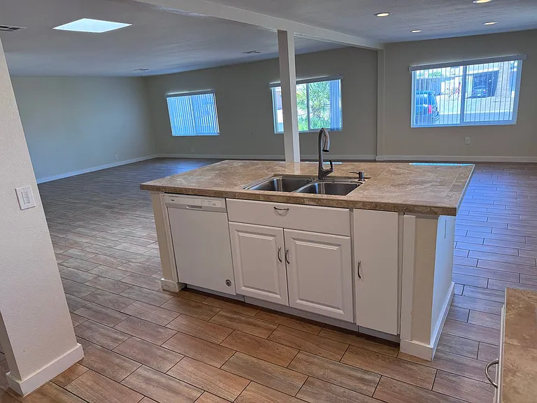 25424 S Wyoming Ave — Photo 6