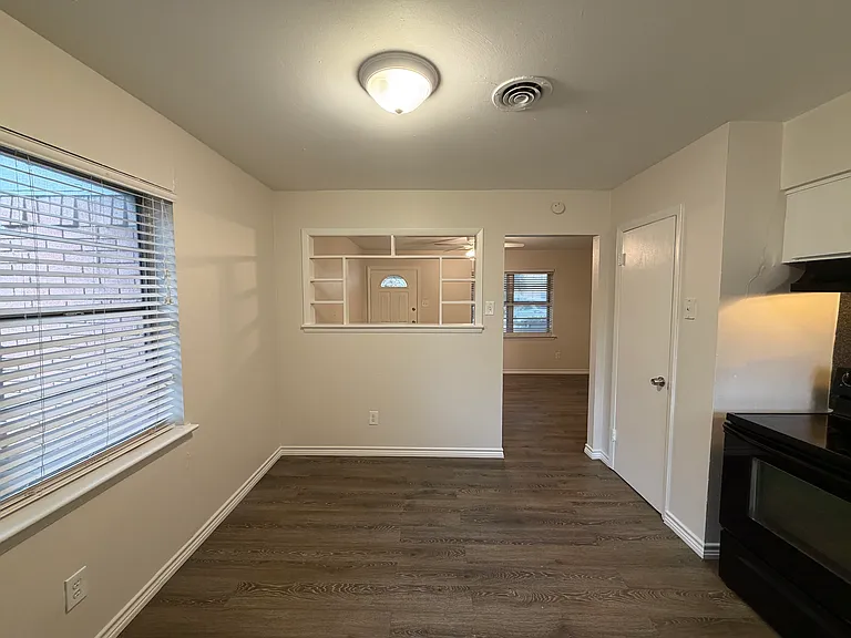 1213 Hampshire Ln #A — Photo 8