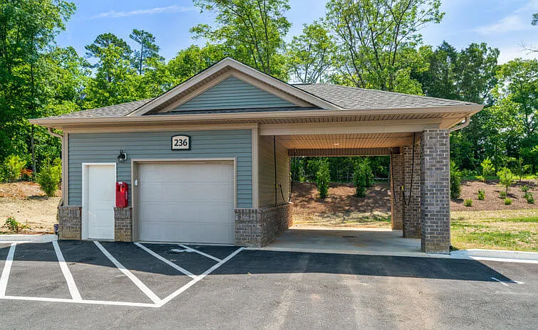 Lodge at Lake Wylie — Photo 26