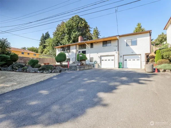 5479 25th Avenue S, Seattle, WA 98108