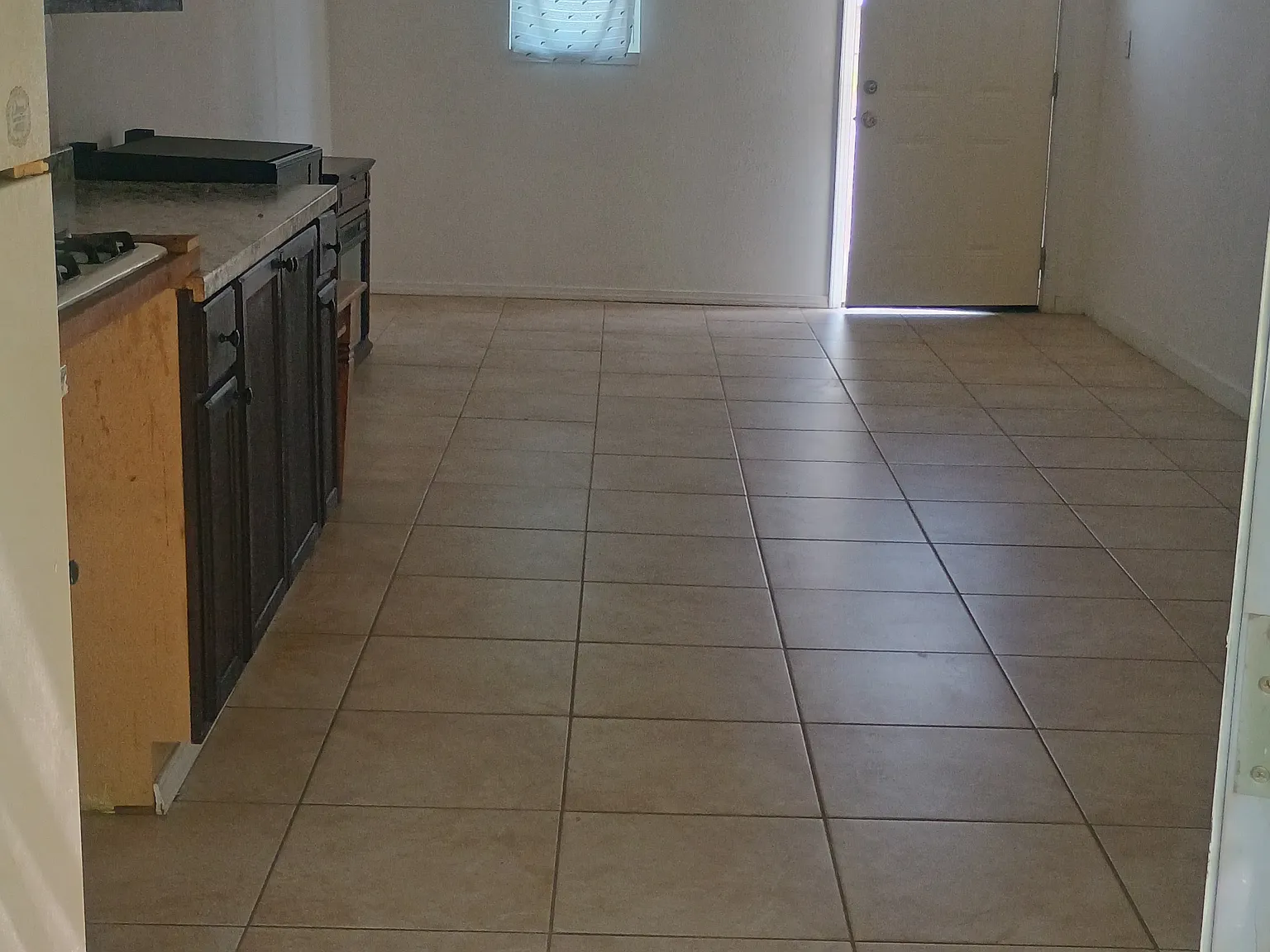2 bed, $1,000 — Photo 2