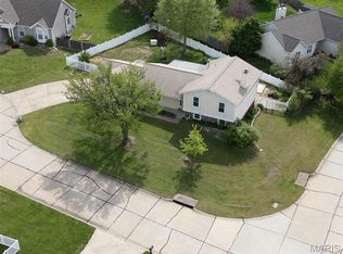 24 Shaw Ct, Saint Charles, MO 63304