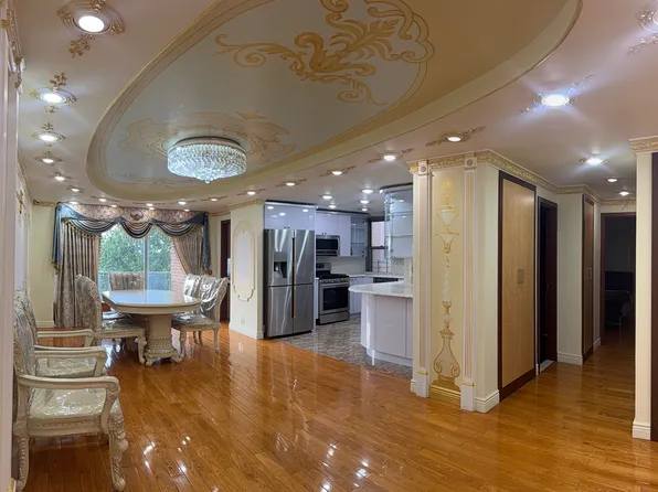 61-20 Grand Central Pkw image 9 of 14