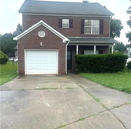 7566 Larchwood Ln — Photo 1