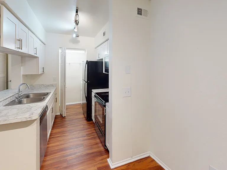 Lakewood Place — Photo 138
