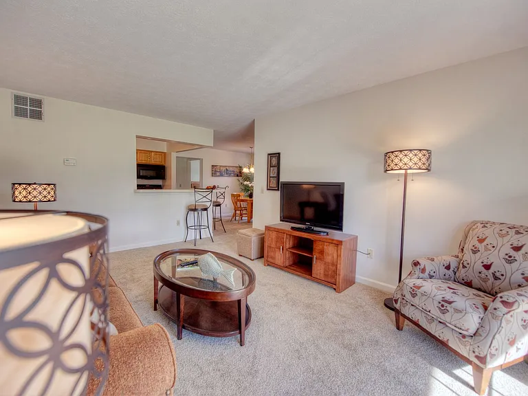 Stillwaters, Hickory Grove Apartments — Photo 6