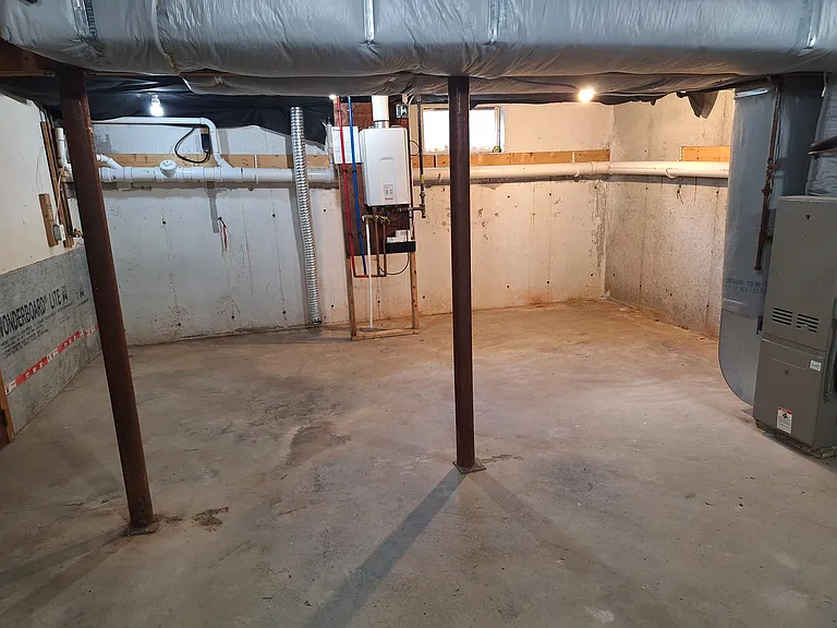91 N Main St — Photo 14