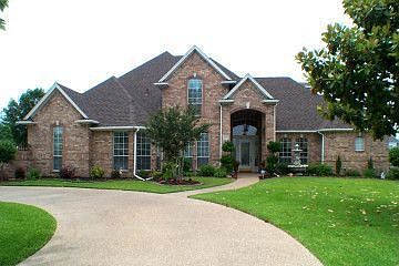 1st image of 401 Bosque Cir
