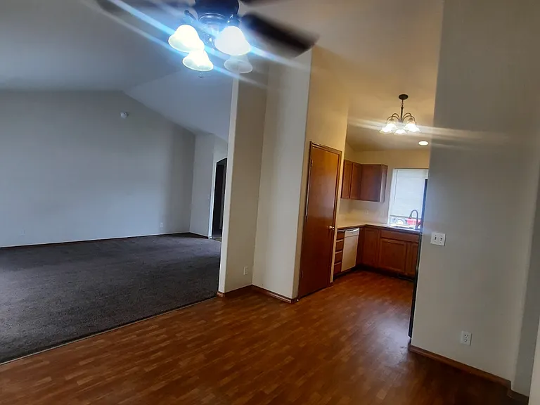 8071 N Ainsworth Dr — Photo 7