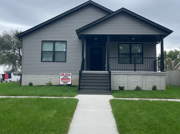 54 Walnut St, Tipton, IA 52772