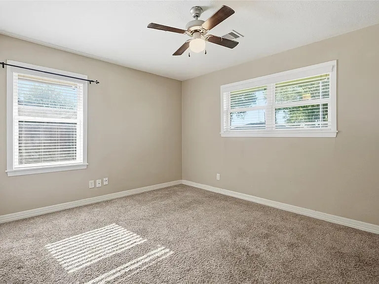 505 Malvern Ave — Photo 18