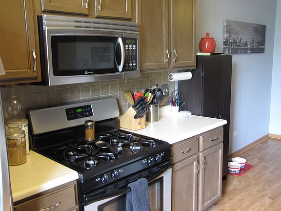 Kitchen w SS appliances